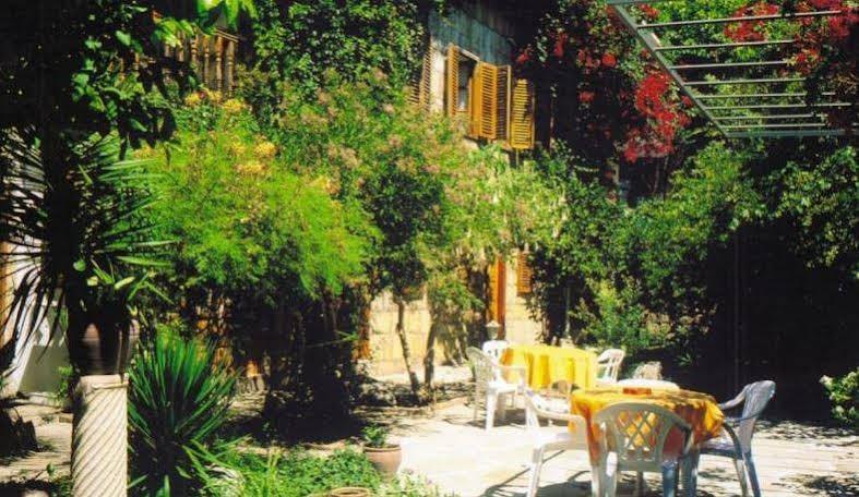 Begonville Pansiyon Side Exterior foto