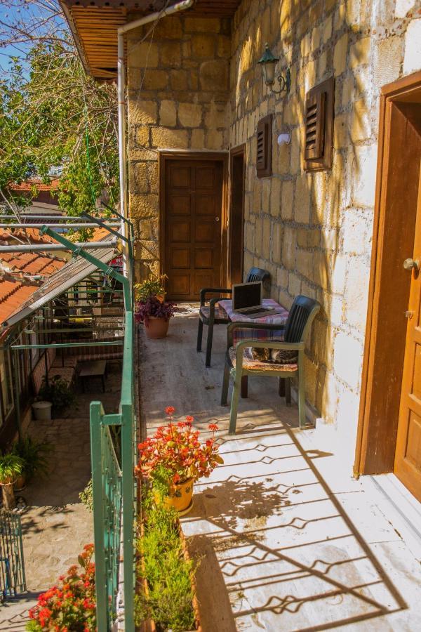 Begonville Pansiyon Side Exterior foto