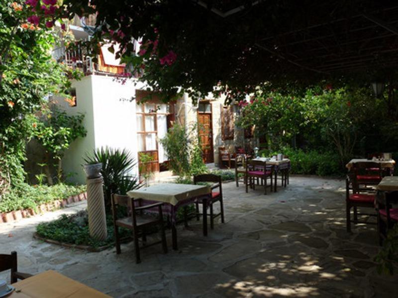 Begonville Pansiyon Side Exterior foto